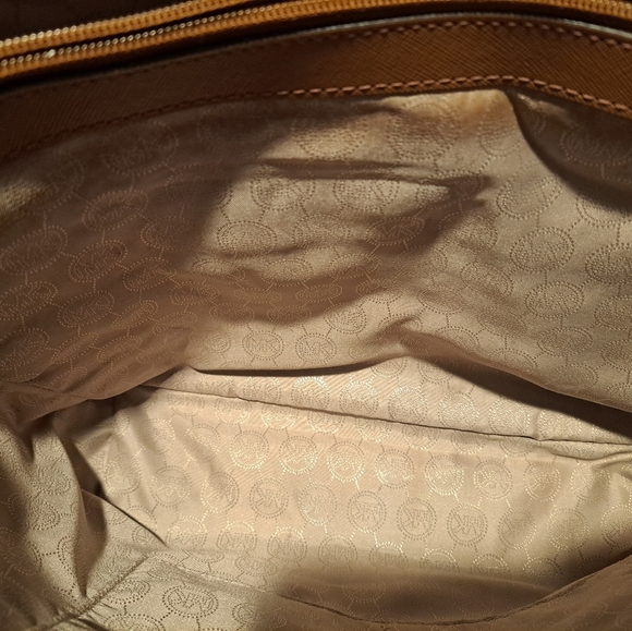 Michael Kors Purse - Picture 4 of 14